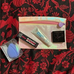 Bad gal Bang Unicorn Glow eyeshadow and makeup drop w bag